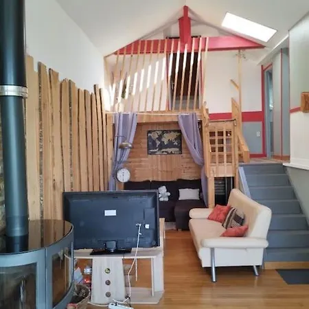 Paisible En Bord De Saint-Gérons