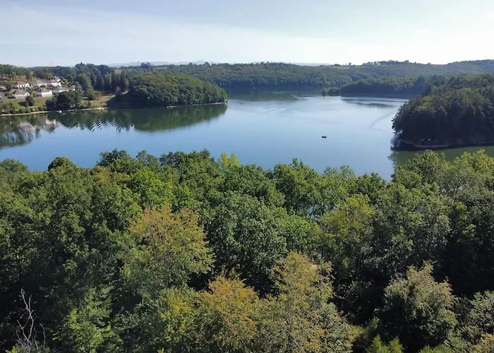 Paisible En Bord De *